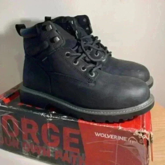 L516. Wolverine- Black- US 9 Men's WIDE - Picture 1 of 5